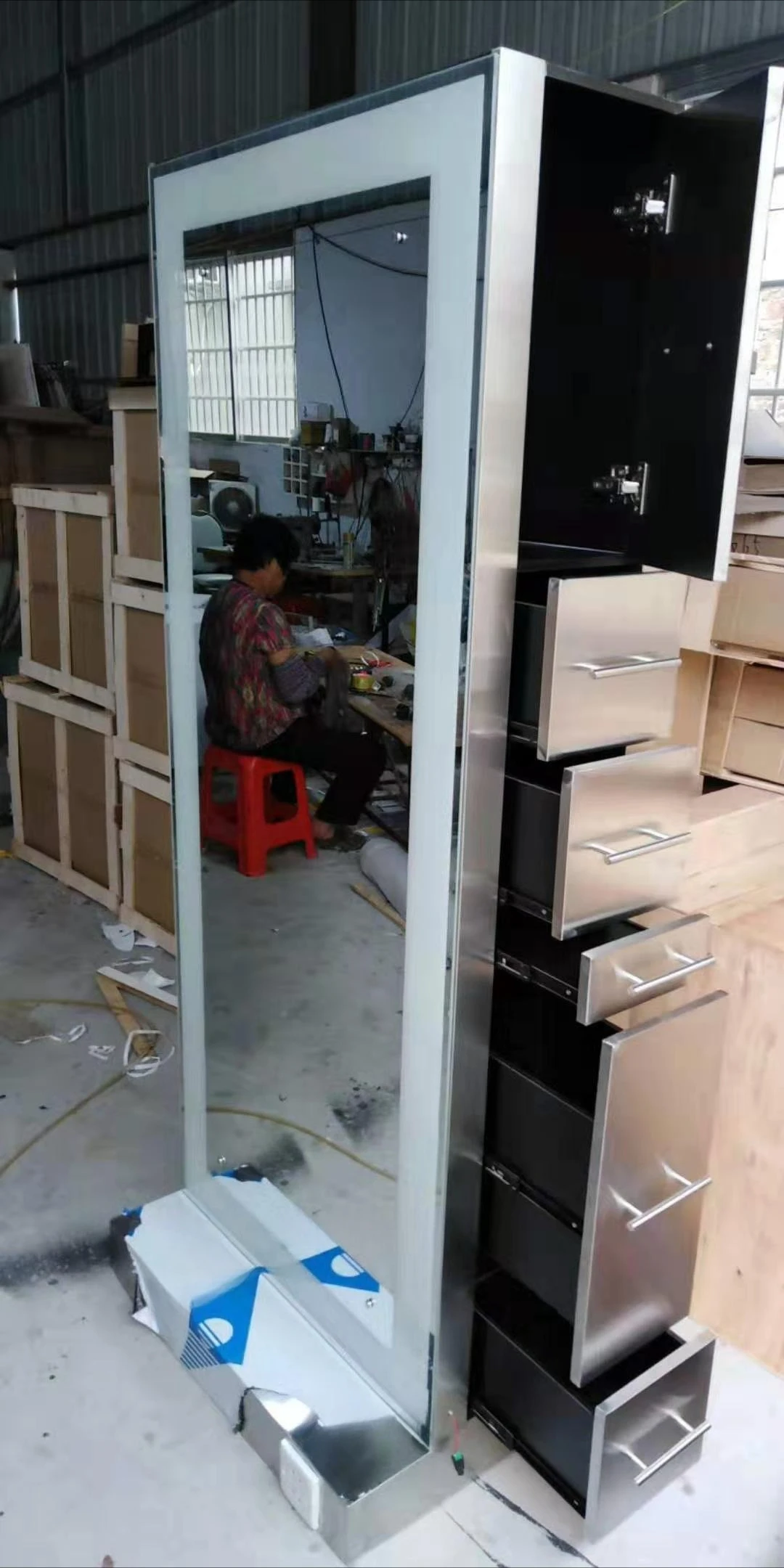Barbershop mirrors with LED lights, floor mirrors, full-length mirrors, hairdressing stainless steel salon mirrors