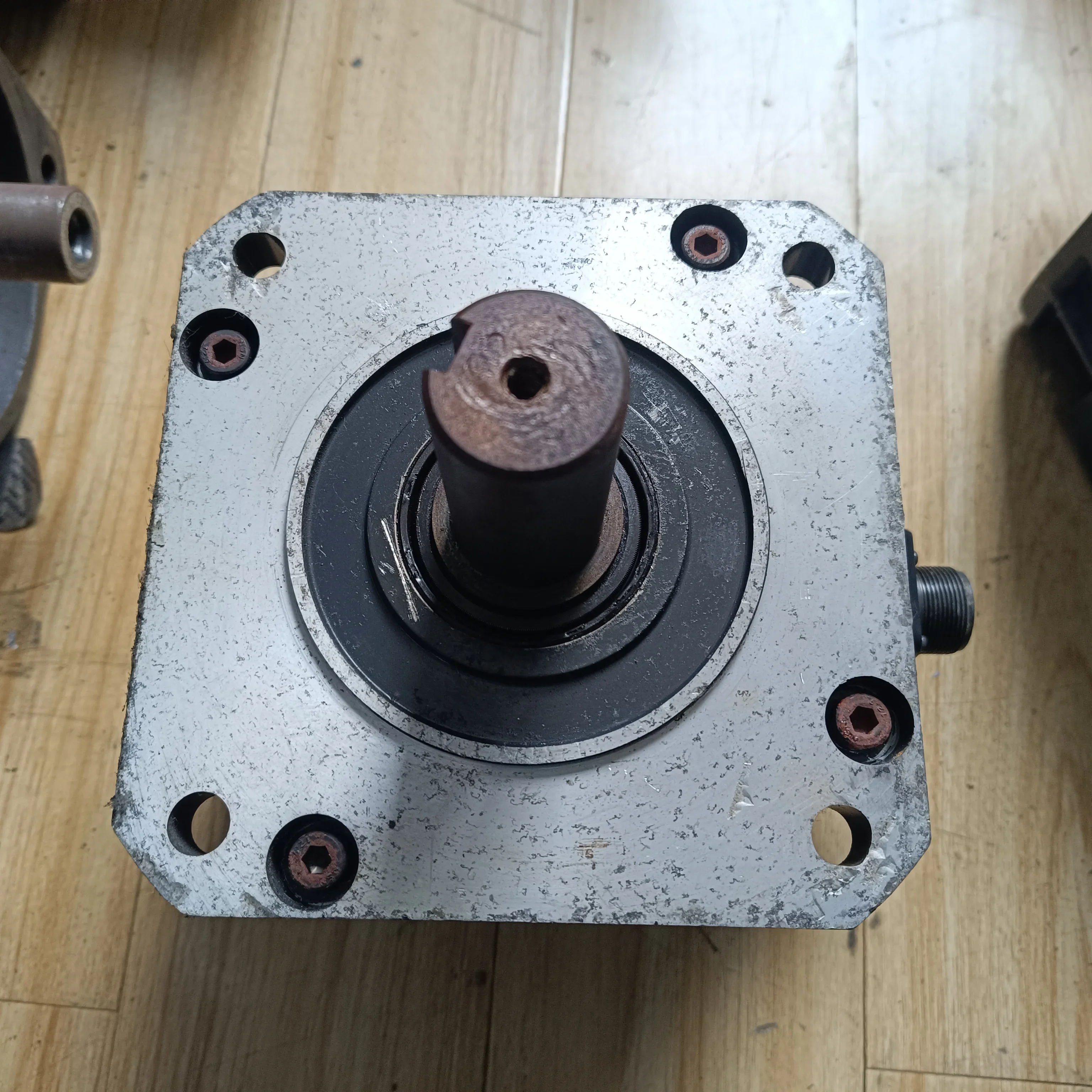 2025/ADME-20LAC42 AC-SERVOMOTOR 2 kW