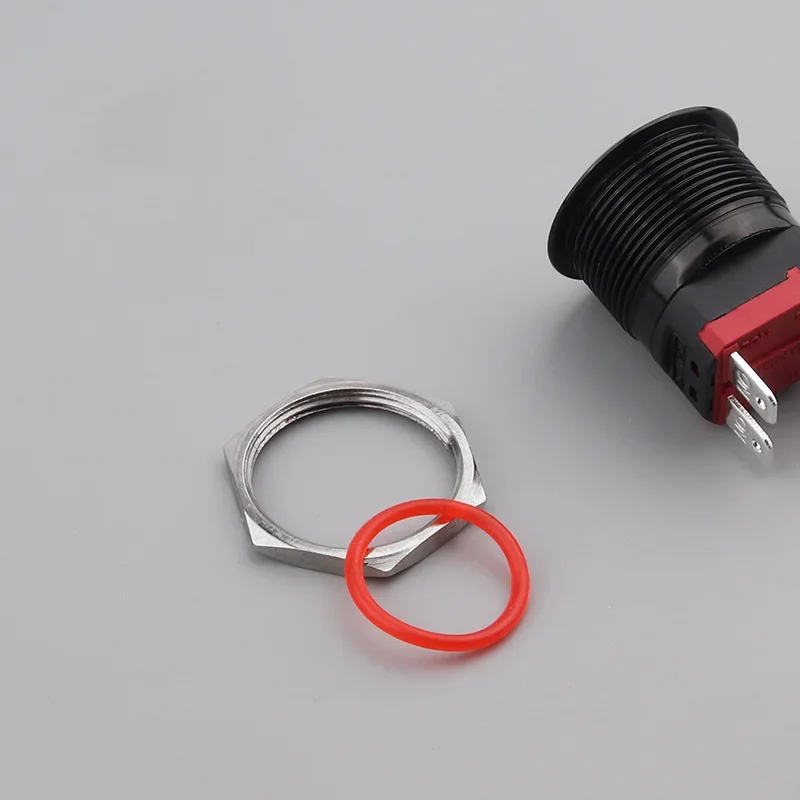 22 مللي متر 20A عالية التيار المؤكسد الأسود معدن زر التبديل إعادة تعيين الذاتي قفل السلطة بدء مفتاح مقاوم للماء