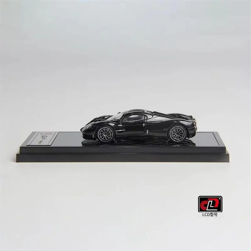 

LCD 1:64 Pagani Utopia Full Carbon Diecast Model Car