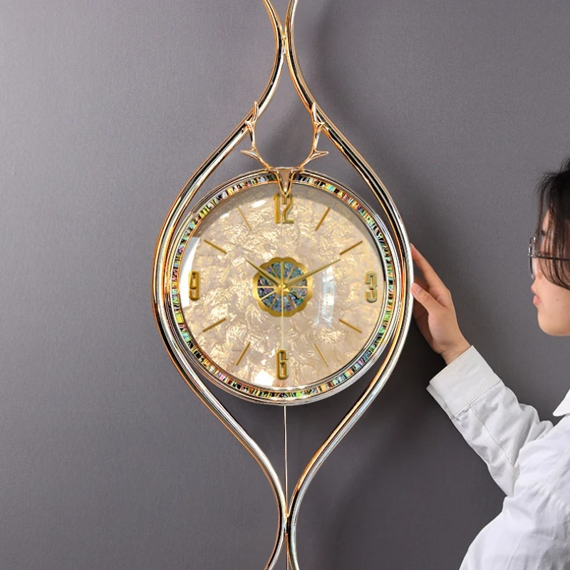 Minimalist Alloy Wall Clock Natural Seashell Design Silent Non Ticking Timepiece Decorative for Living Room Home Wall Art Decor
