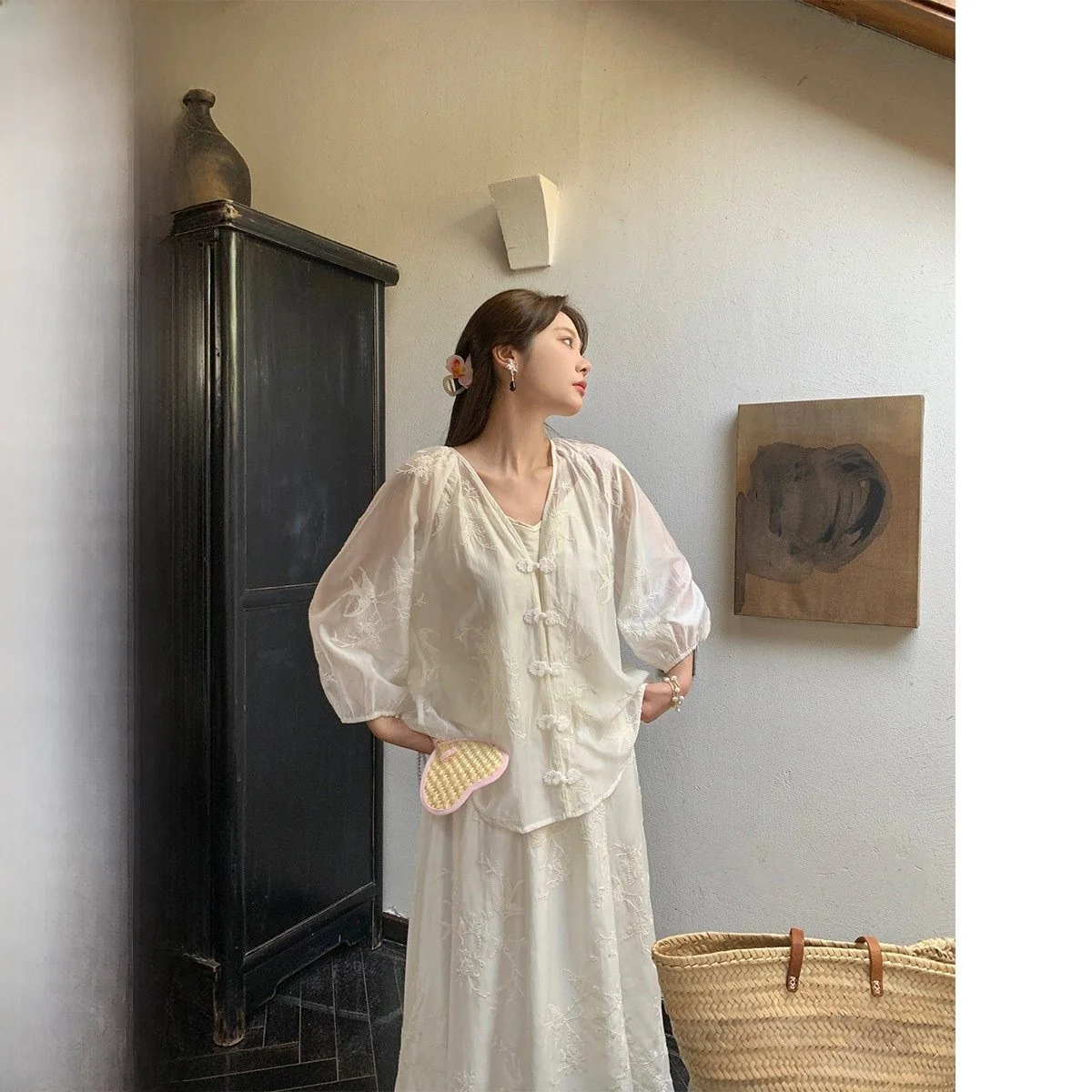 

Комплект Miaohua Home: вышитый топ и юбка-шорты в традиционном китайском стиле, цвет молочный, женский ханьфу-костюм