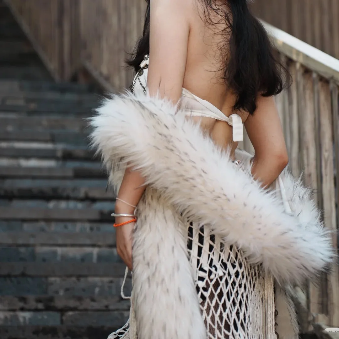 

Plush Boa Collar for Women, Winter Warm Shawl Necklace Stole, Elegant Winter Accessory Super Long Faux Fox Fur Scarf Wrap,