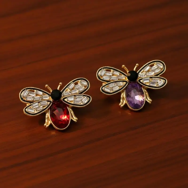 Bee Rhinestone Brooch Pin Durable Vintage Crystal Insect Lapel Pin for Men Women Suit Collar Decor Unique Gift