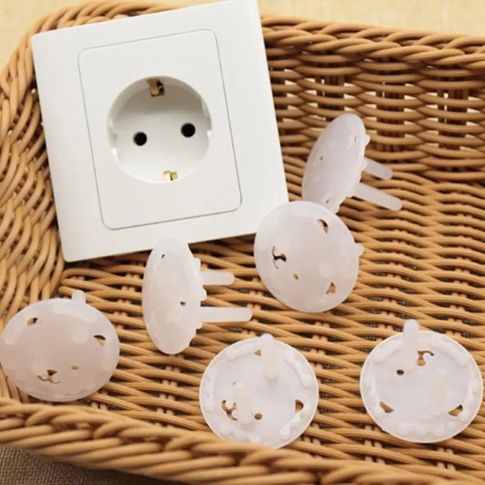 

New Plastic Electric Outlet Cover Bear Two Phase Plug Protection Electrical Outlet Protectors Unisex Safety