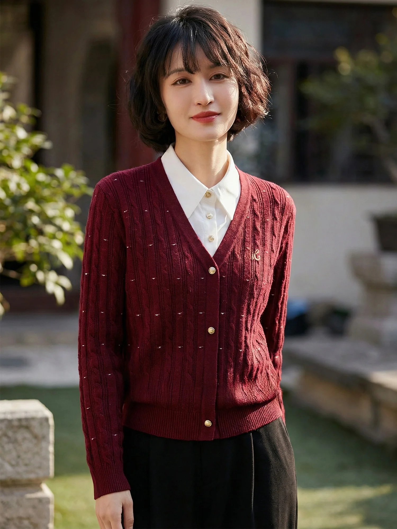 

Красный шерстяной кардиган с V-образным вырезом и принтом в горошек, женский вязаный свитер, универсальная повседневная модель, новогодний модный аксессуар