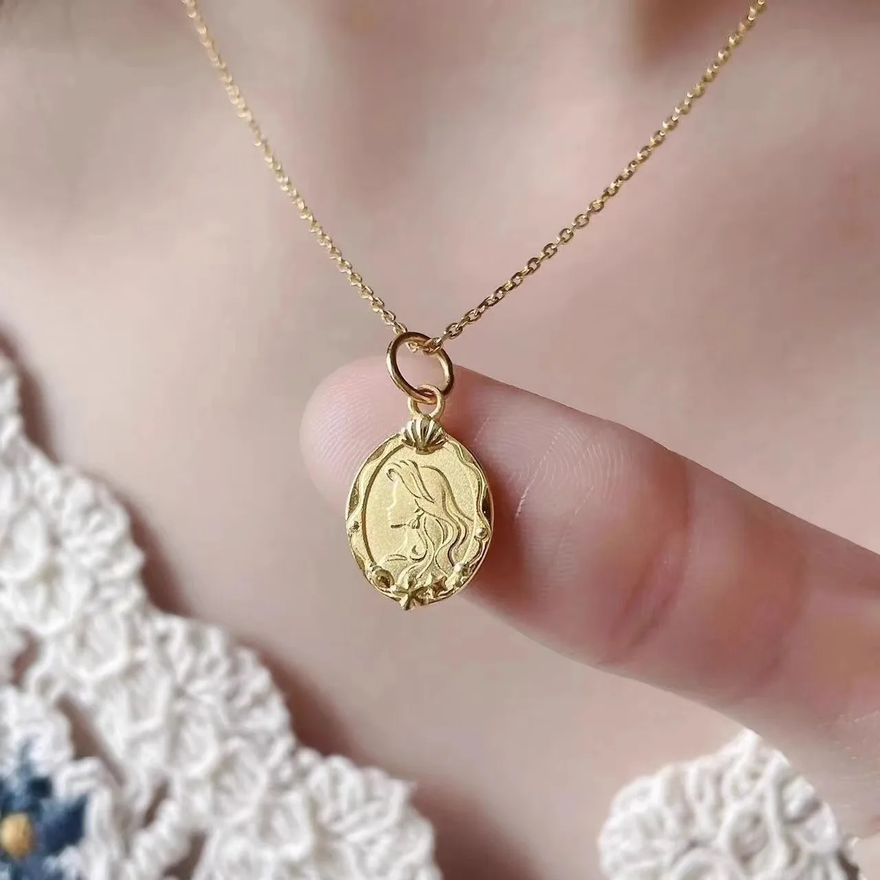 

Hot AU750 Gold 18K Jewelry Mermaid Pendant Charm 18K Jewelry Fashion Custom Jewelry Gold Necklace for Women