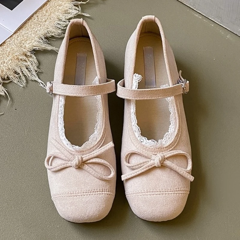 القوس النساء الباليه أحذية مسطحة أنيقة الضحلة أحذية خفيفة بدون كعب 2025 الاتجاه الصيف موضة جديدة مشبك الصنادل فستان Sandalias De Mujer