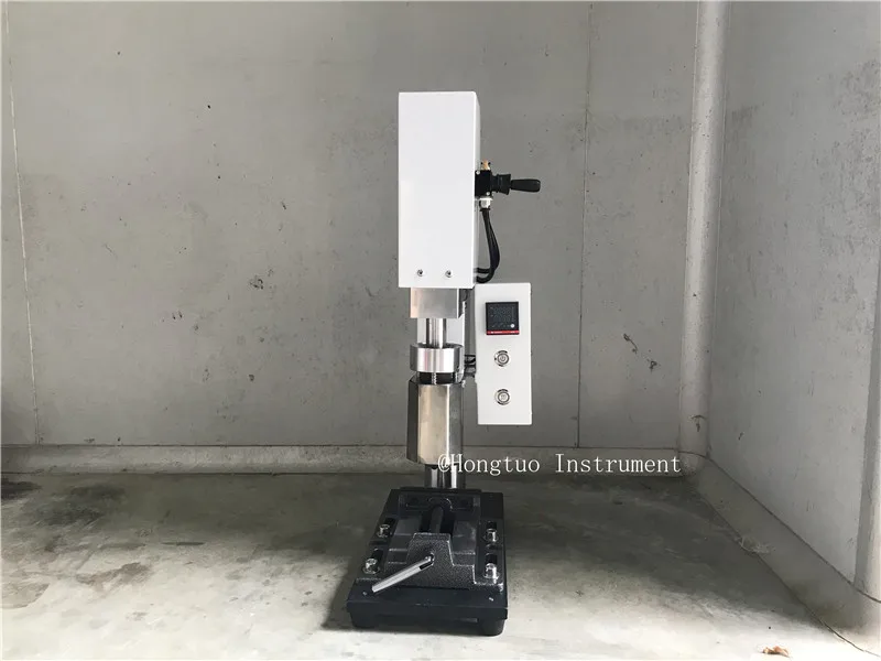 Computer Anti-lock Brake System Desktop Mini Vertical Plastic Injection Molding Machine