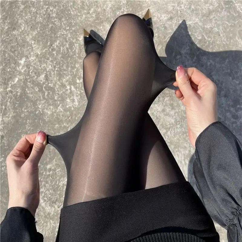 

Horse Oil Socks Summer Thin Anti-Snag No-Crotch Pearl Black Base Socks Sexy One-Line Glossy Black Pantyhose