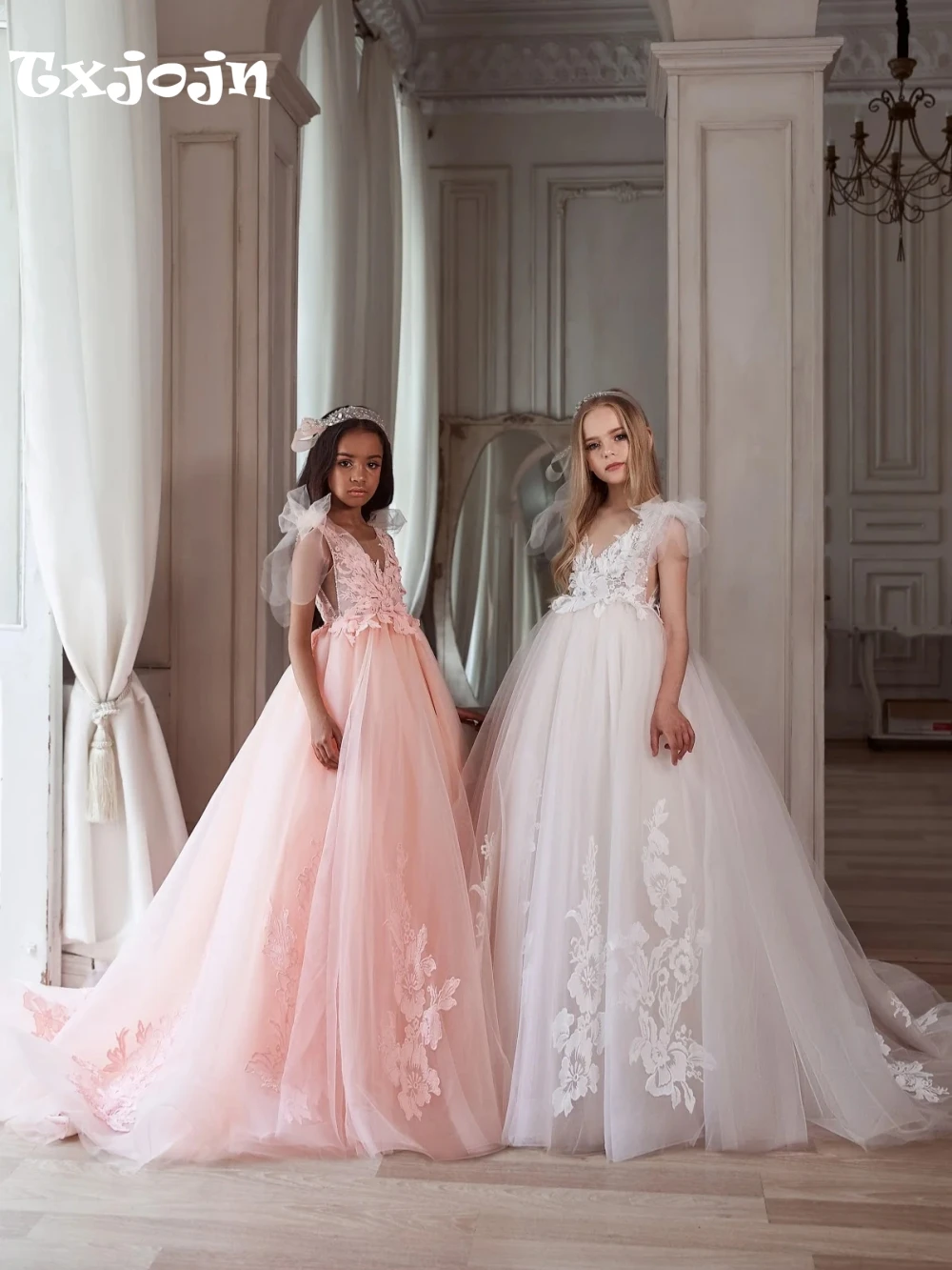 Gorgeous Elegant V-neck Sleeveless Lace Appliques Kids Princess Gown Performance Wear Sweet Flower Girls Dresses For Wedding