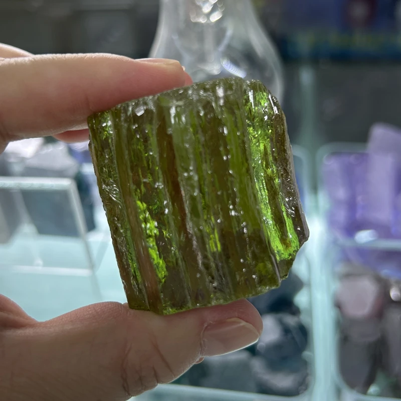 

Color Changing Zircon Stone Synthetic Gemstone Rough Jewellery Making Raw Materials