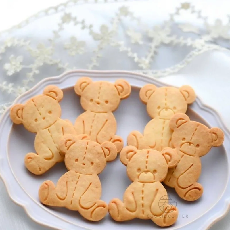 Cartoon Bear Cookie Cutter and Fondant Embosser 3D Cute Animal Little Bear Shaped Biscuit Cutting Mold DIY Cake Baking Supplies