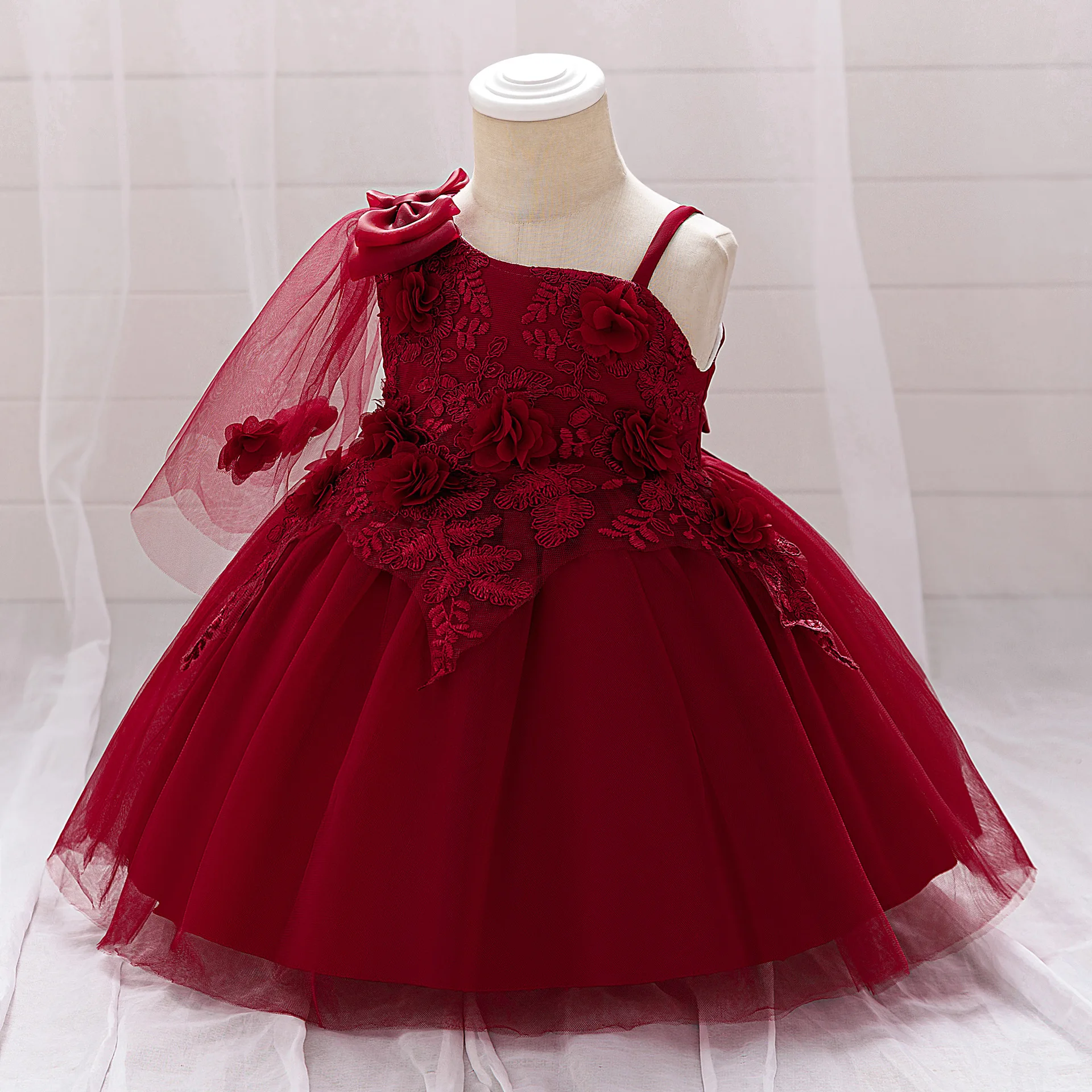 

New Year Dress For Girls Puffy Princess Dress Elegant Flower Embroidery Birthday Party Gown White Girl First Communion Dress