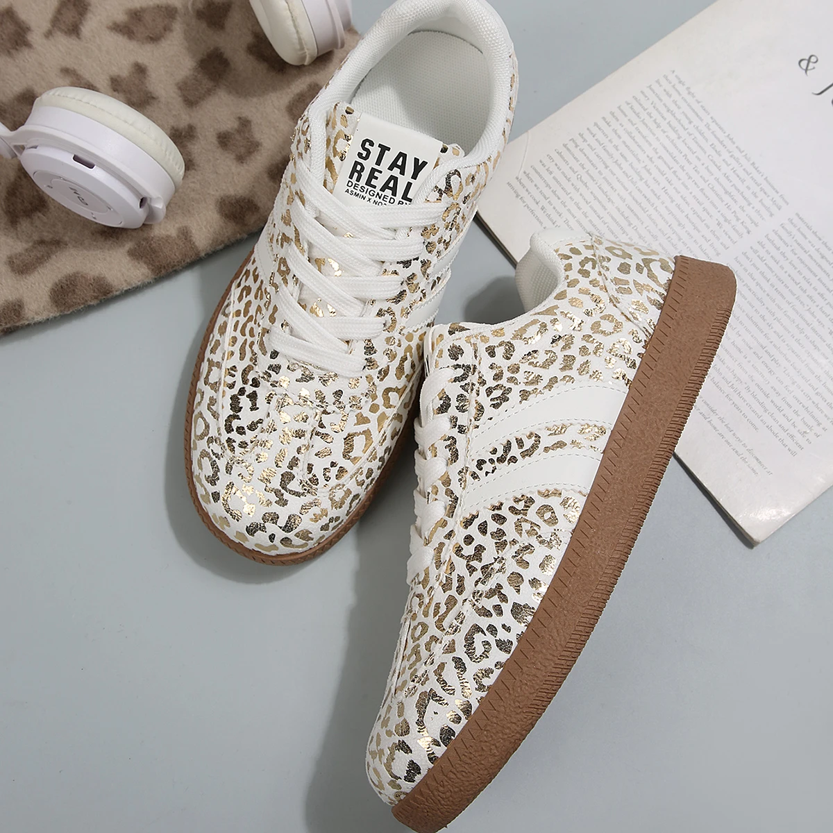2026 Herbst Damenmode Wildleder-Sneaker mit Doppelschnallen-Metalldetails Leichte Atmungsaktive Bequeme Freizeitschuhe – Detail 11