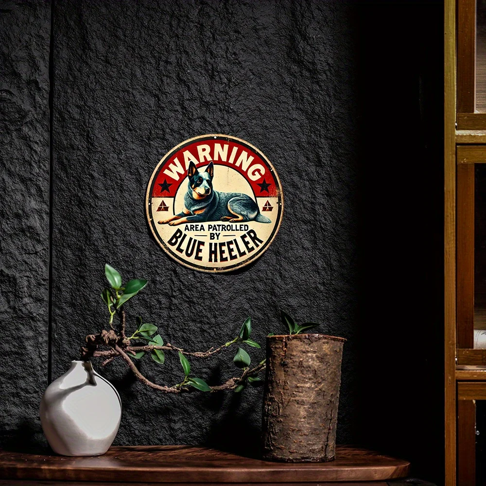 لوحة فنية جدارية مسطحة، قطعة واحدة من الكعب الأزرق العتيق - لوحة معدنية ريفية مستديرة من الألومنيوم مقاس 7.8 بوصة مع رسم توضيحي للكلاب والأحمر #1