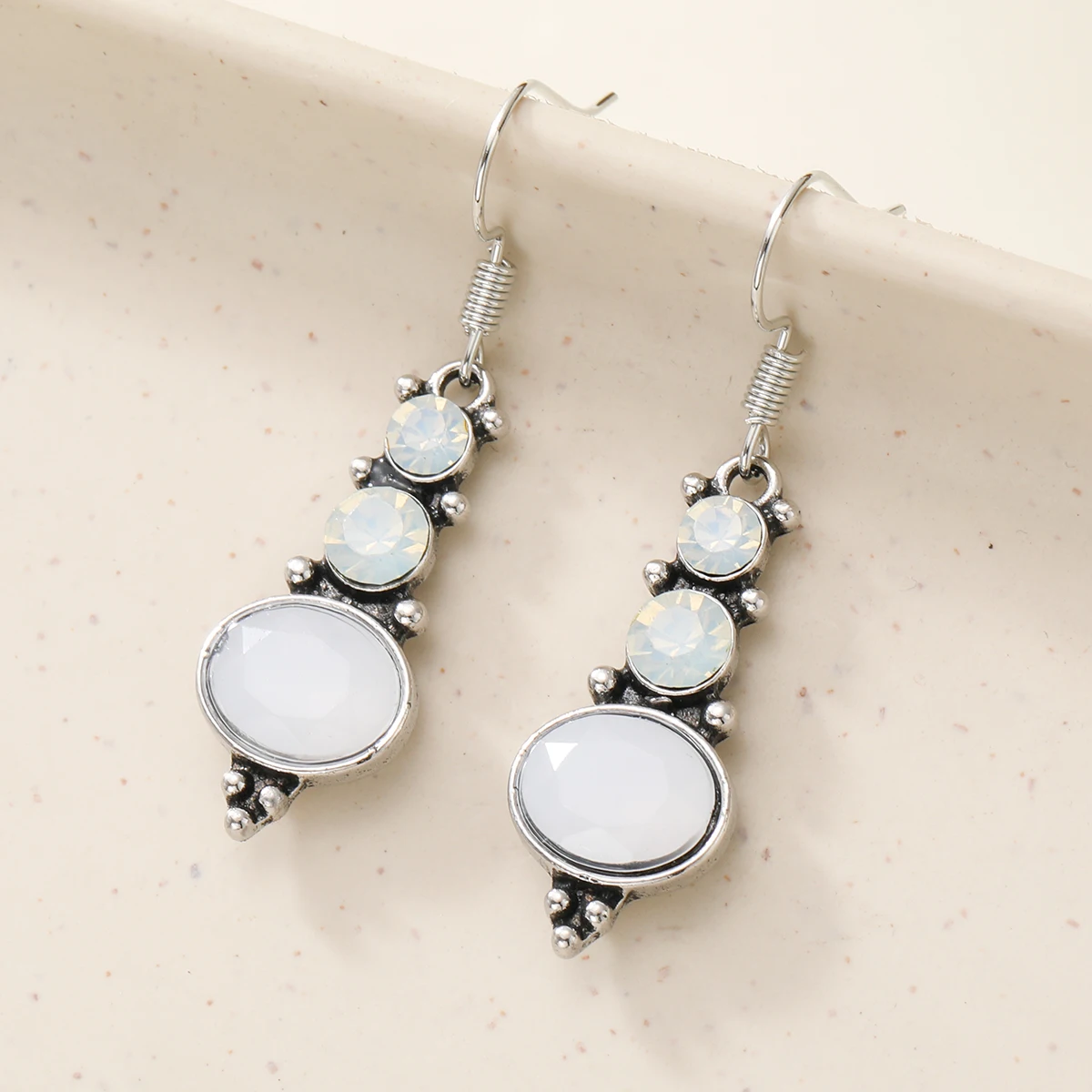 Retro Ethnic Style Step Gradient Artificial Gemstone Inlaid Women Drop Earrings, Suitable For Party And Vacation