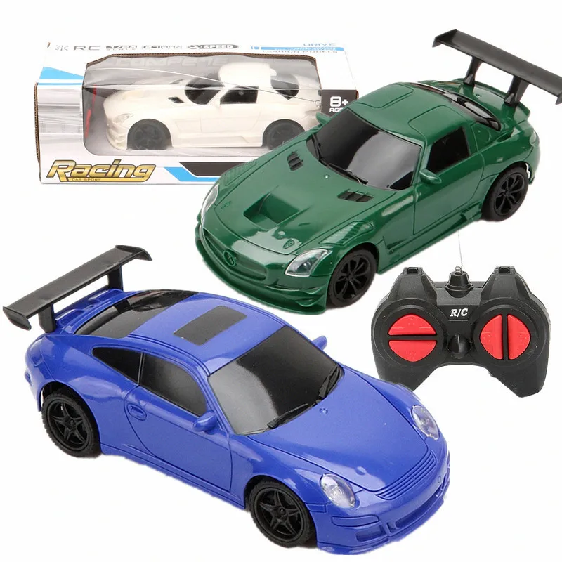 Neues Produkt Vier-Wege-Beleuchtung Günstige Simulation Fernbedienung Auto Elektrische Racing Flache Rennwagen Kinder Spielzeugauto Jungen Geschenk