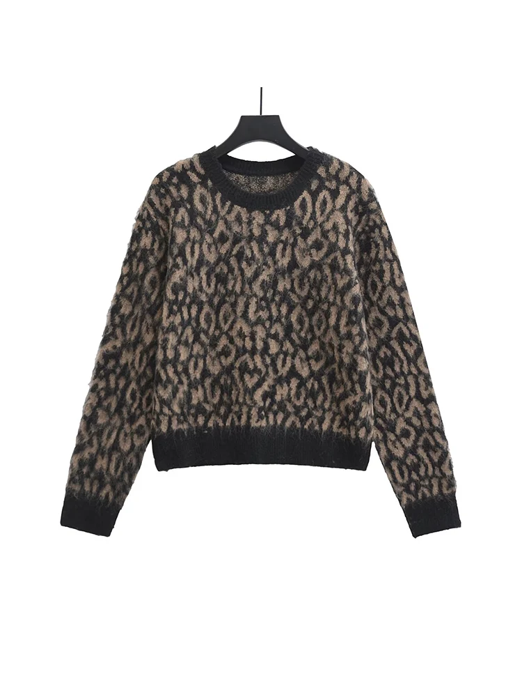 

2024 autumn and winter new fashionable leopard print short tops retro long-sleeved knitted sweaters for women