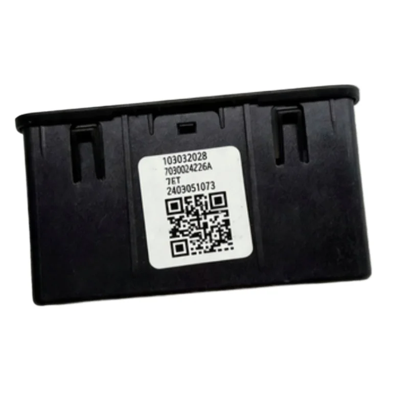 

Модуль USB-зарядки для переднего ряда с двумя интерфейсами C+A (703002427AA) для Chery Jetour Traveler, Shanhai T2, Exeed