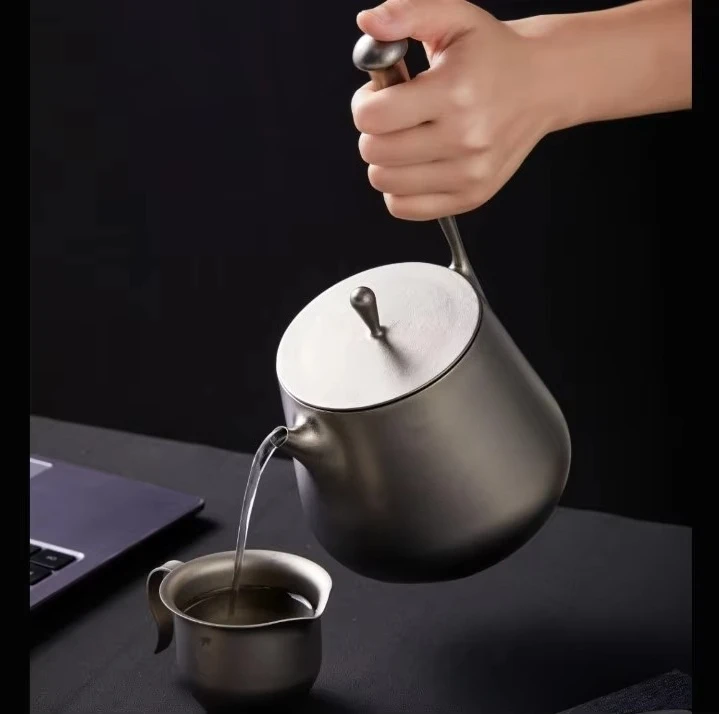 غلاية Dubhe من التيتانيوم، غلاية يدوية بالتنقيط، وعاء قهوة طويل وضيق مع مقبض مضاد للحرق، 1000 مل