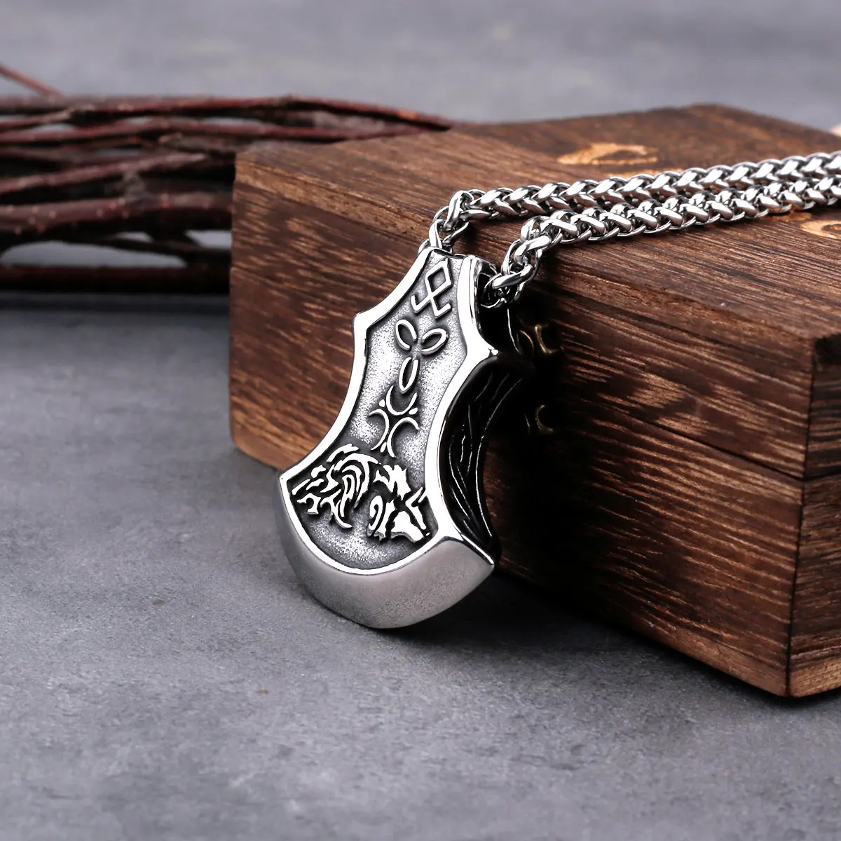 Stainless Steel Axe Pendant Vintage Viking Celtic Knot Wolf Amulet Rune Pendant Jewelry Men\'s Classic Trend Party Jewelry Gifts