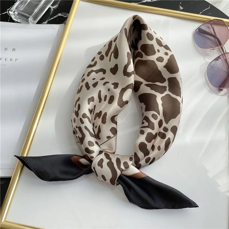 Modischer 70 * 70 cm Schal mit Leopardenmuster für Damen, Frühling/Sommer, weiche Satinränder, quadratisches Bandana, Sonnenschutzschals – Detail 24