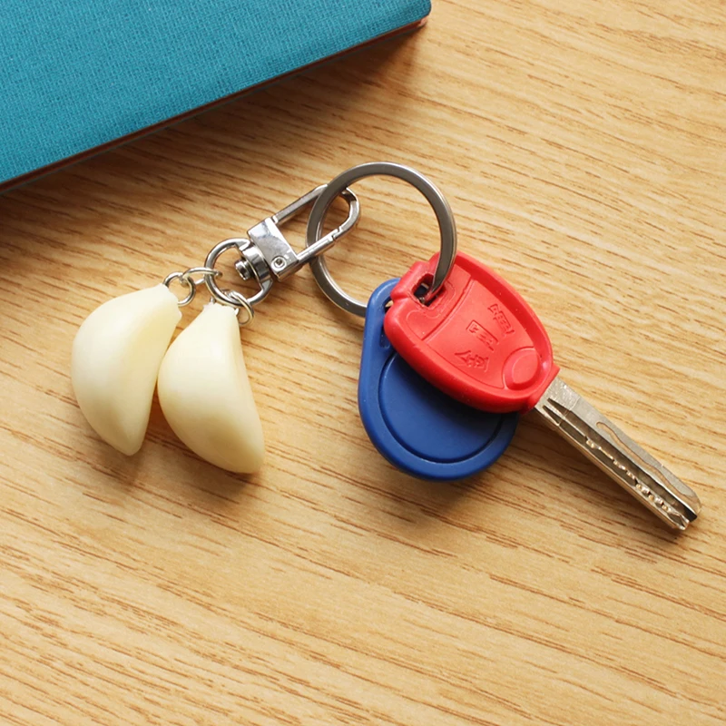 Original and Unique Garlic Pendant Keychain Student Couple Personality Bag Pendant Car Keychains Jewelry