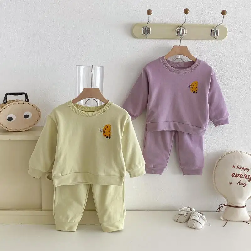 

2026 весенний новый комплект одежды с длинными рукавами для малышей, свитшот с героями мультфильмов для мальчиков и девочек + штаны, костюм из 2 предметов, хлопковая повседневная одежда для малышей