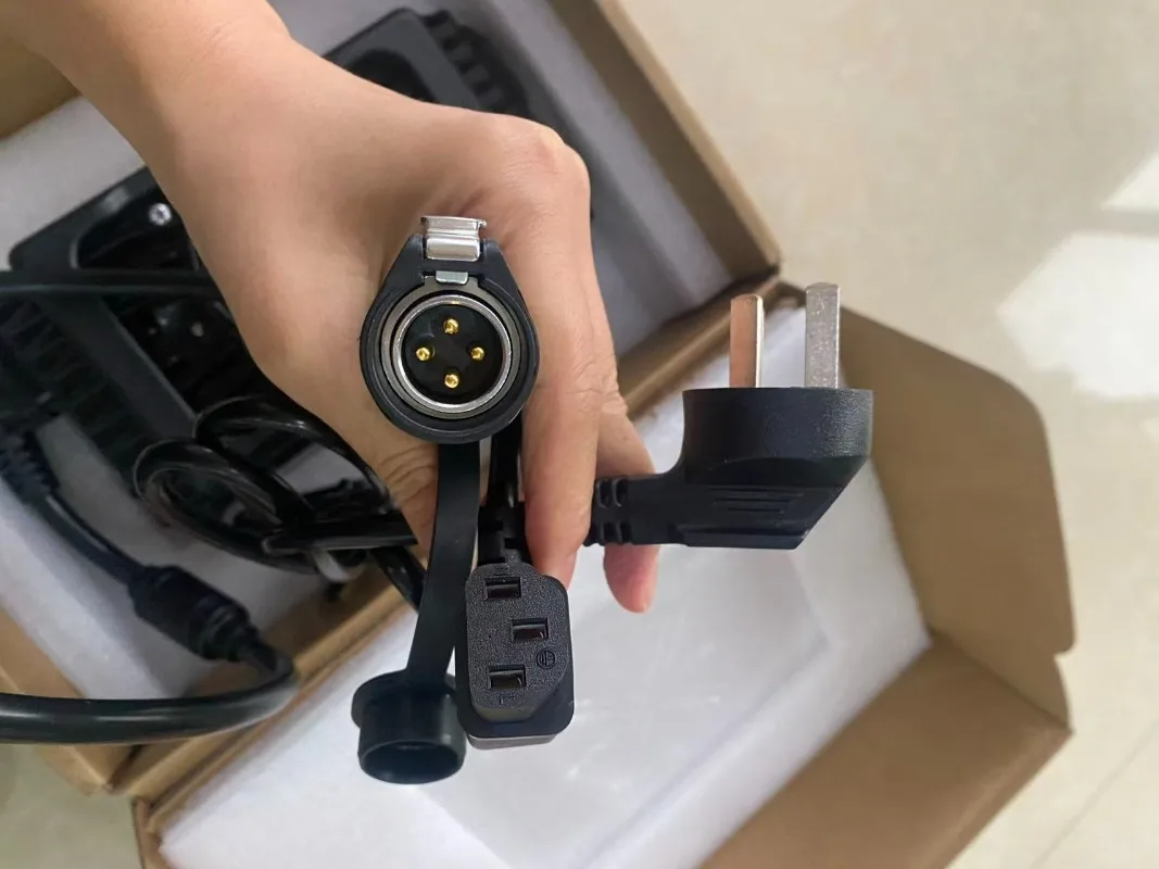 for Surron UltraBee Special Charger, 85V 15A 1000W, Electric Dirt Bike Parts for Surron UltraBee