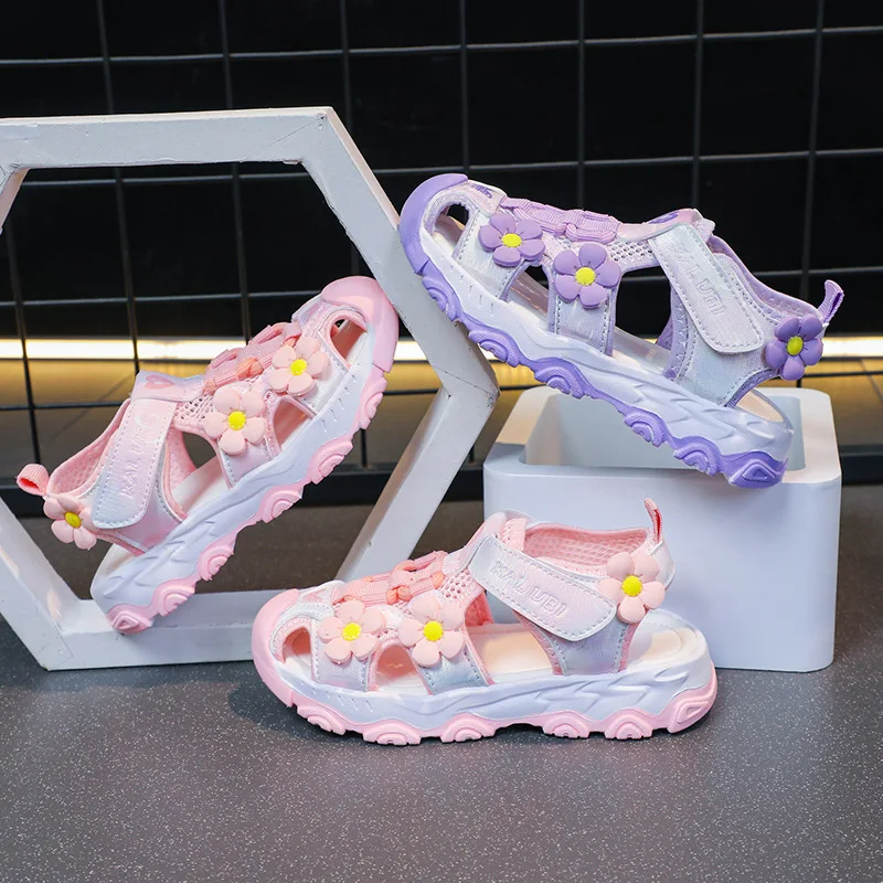 

Сандалии Baotou для девочек, новинка 2024, летние детские спортивные пляжные туфли с цветами в иностранном стиле на мягкой подошве для девочек