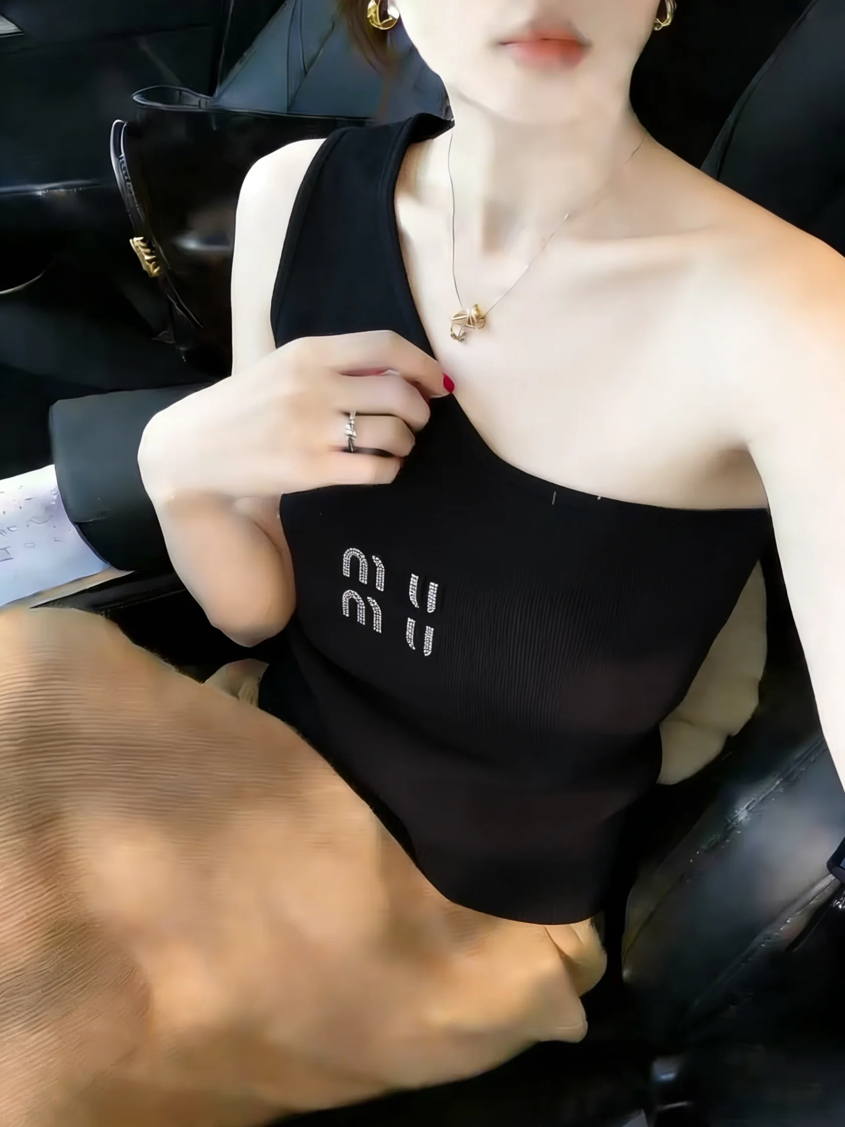 

Slim Fit Shoulder Bared Slant Collar Tank Top for Women Summer New Style Korean Version Self Kept Item Hot Girl Style Silk Up...