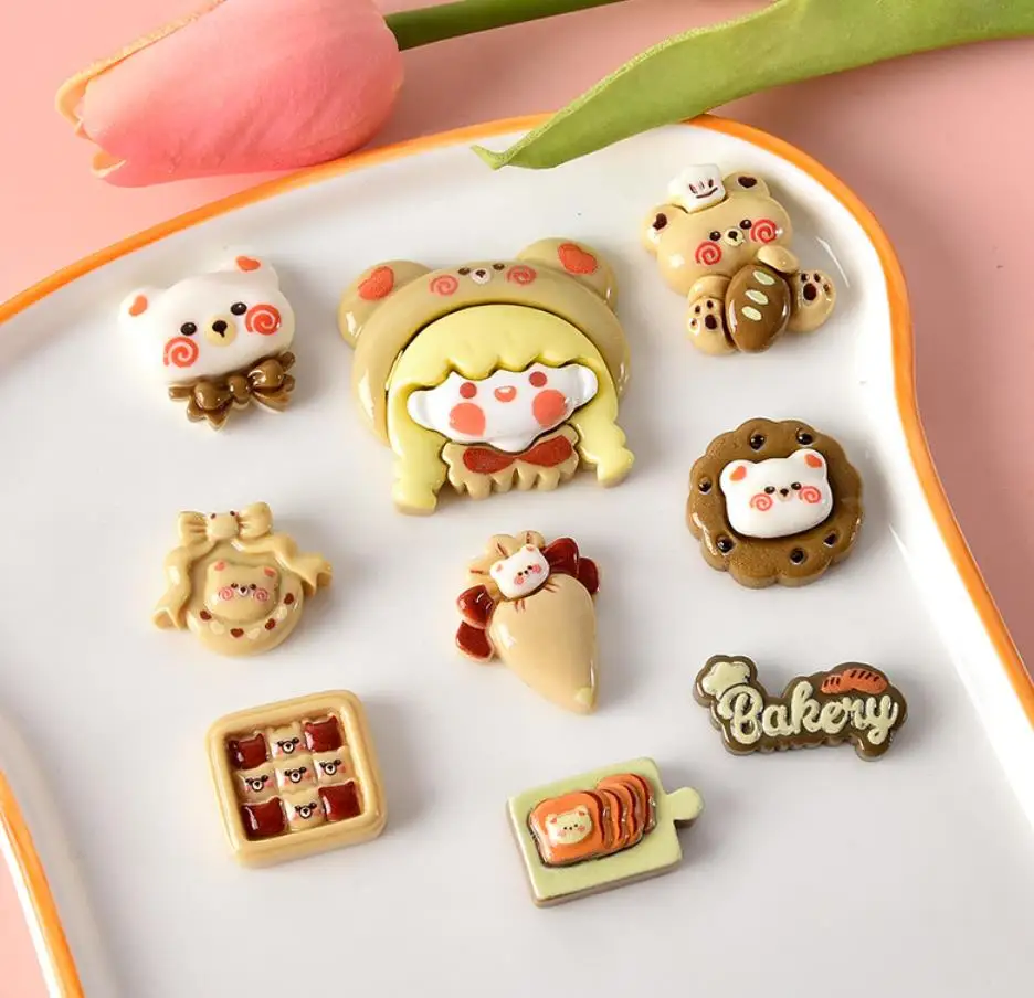 

100pcs Kawaii Cartoon Little Bear Cookies Cake Resin Flatback Cabochon Crafts DIY Dollhouse Accessories