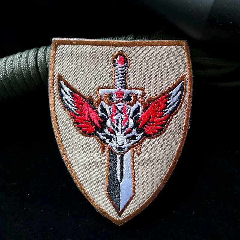 Parche táctico de velcro espada bordada para casco y mochila - imagen 3