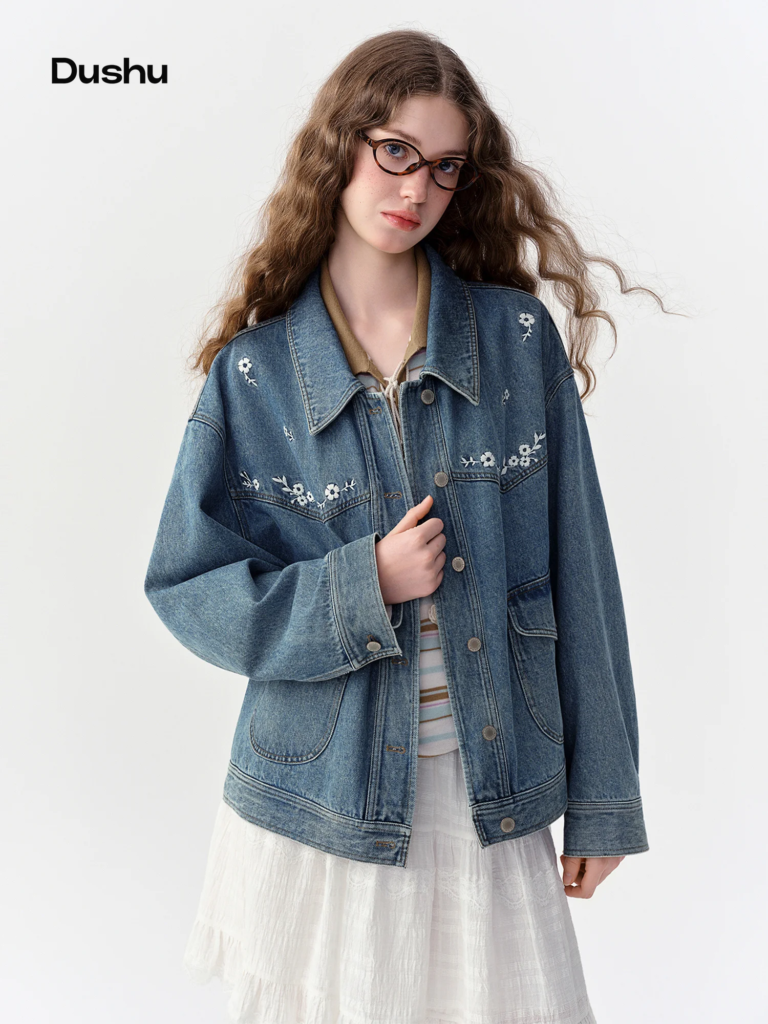 DUSHU 2026 Autumn Floral Embroidery Denim Jacket Women Vintage Lapel Cropped Slim Denim Coat Long Sleeve Straight Style Loose