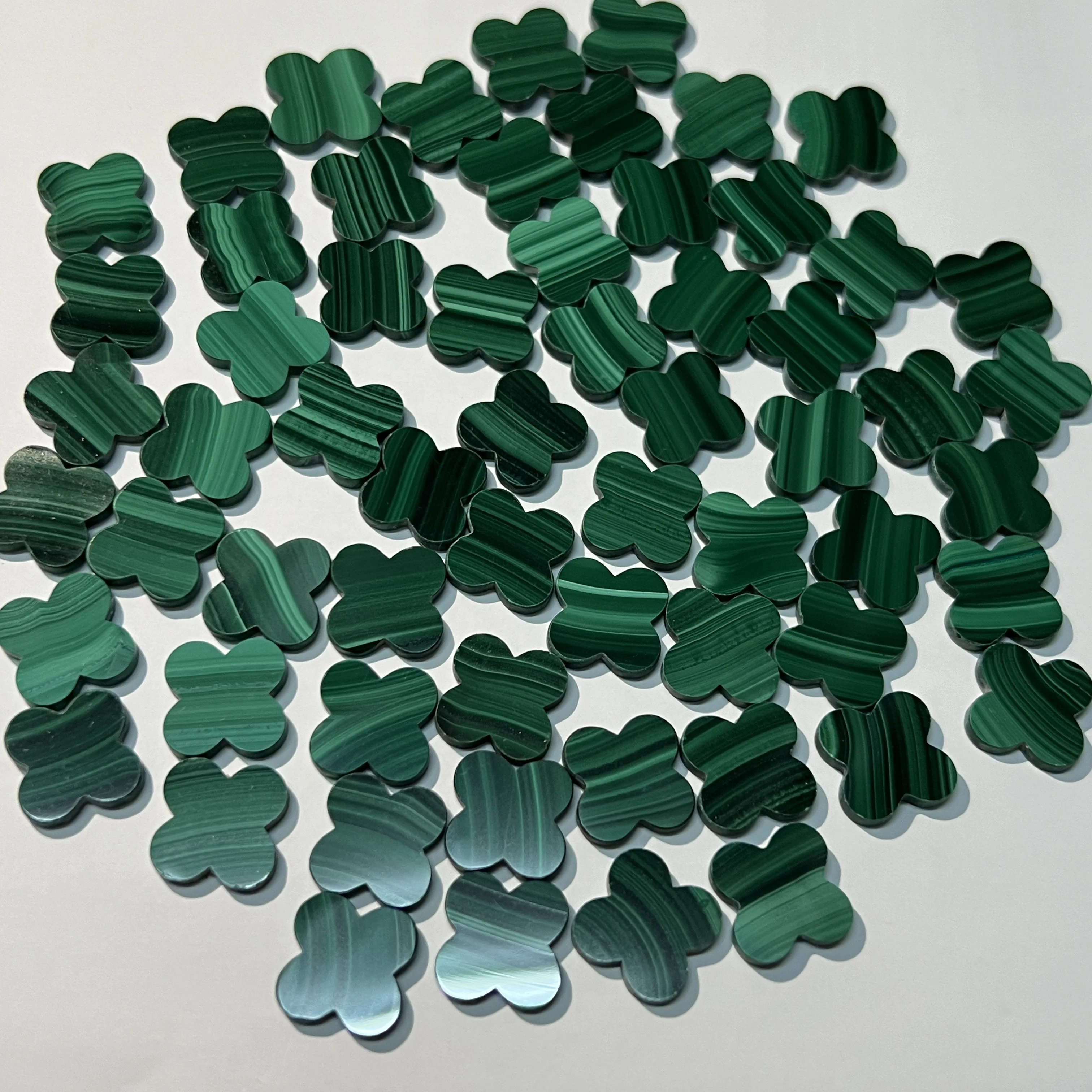 

50 шт./лот 12x12x2 мм 13x13x2 мм натуральный зеленый малахит четырехлистный клевер драгоценные камни