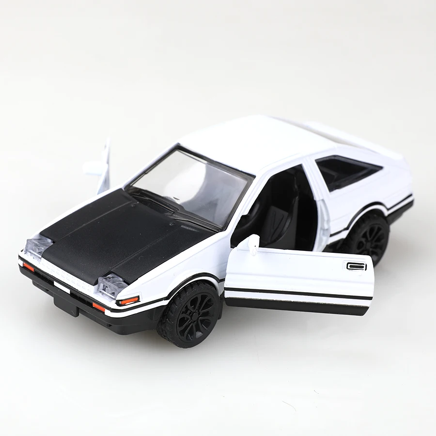 (Encíado) 1:36 coche en miniatura de aleación de metal Takumi Fujiwara Toyota AE86 inicial D extraíble adornos de coche colección juguetes para niño