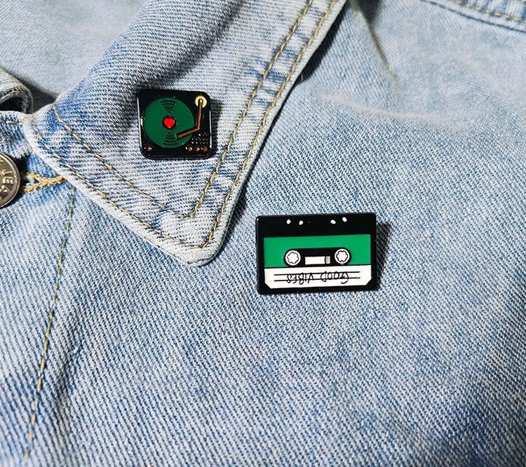 1szt 90's Music Tape Enamel Pin Vintage Nostalgic Best Song Brooches for Bag Clothes Lapel Pin Old-school Badge Jewelry Gift