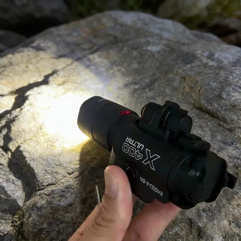 

2026 X400 Нейлоновый красный лазерный подвесной фонарик Инфракрасный фонарик может регулировать лазерное сильное освещение Яркий