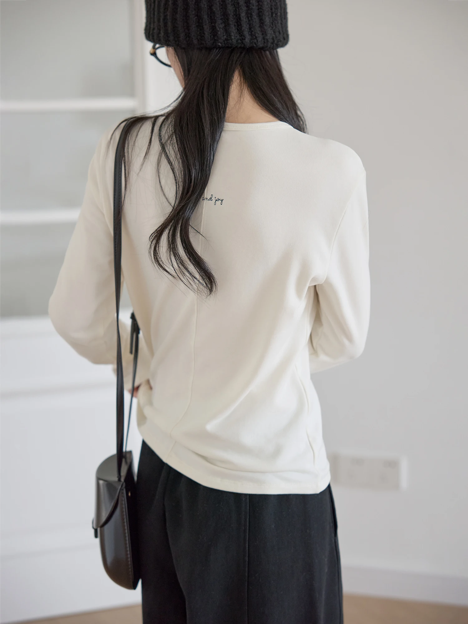

White Flocking Long Sleeve T-Shirt Women's Basic round Neck Back Lettering Autumn Winter Underwear Shoulder Level Top
