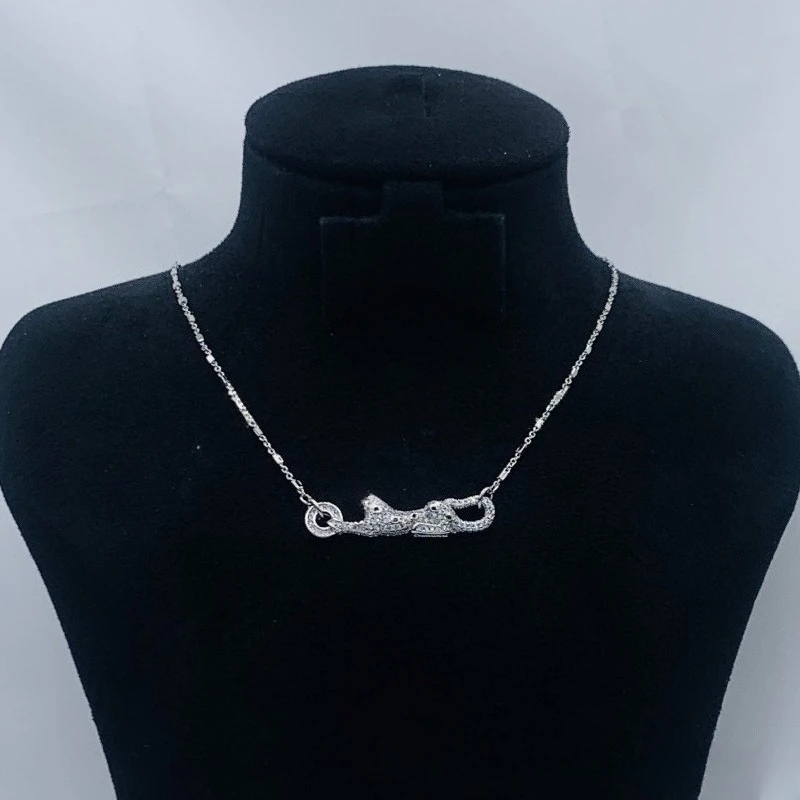 2025 قلادة جديدة عتيقة على شكل الفهد الاستبداد مناسبة للاستخدام اليومي