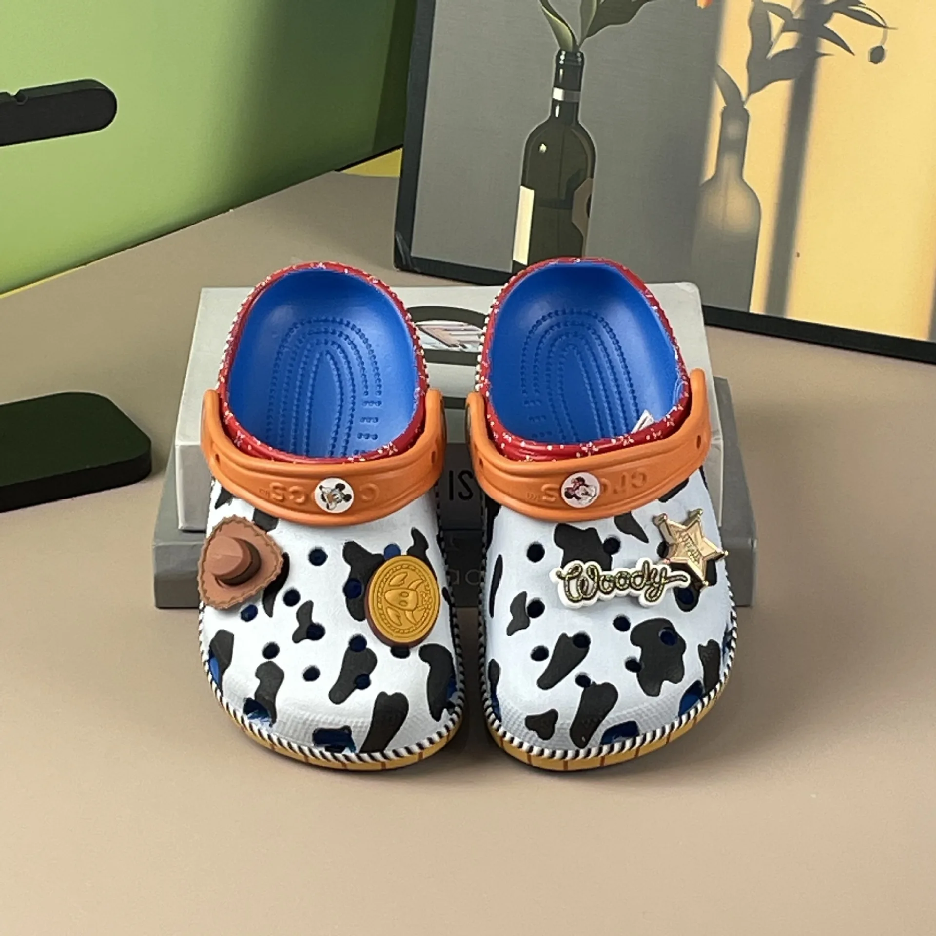 

Woody Toy Theme Cool Style Clogs Slide Sandals Anime Non-Slip Breathable Beach Shoes Outdoor Casual Shoes for boys gift