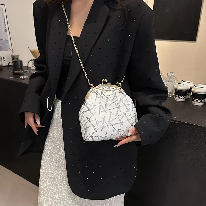 Women Small Kiss Lock Shell Clip Handle Handbag And Purses Chain Strap Crossbody Bags Sequined Messenger Bags White Gold Clutch