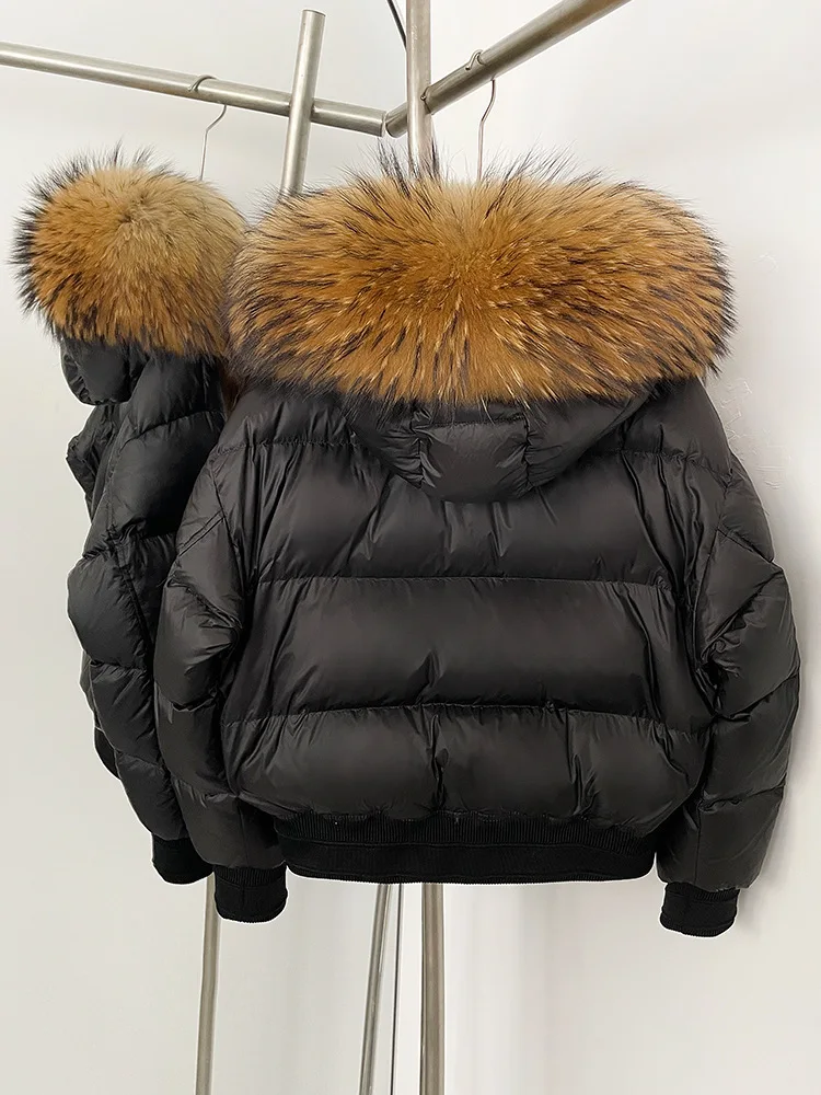 ZMEENNA المرأة أسفل سترة منتفخة هود حقيقية الفراء تقليم معطف الشتاء القصير الدافئة مبطن أبلى مع الأصفاد مضلع ZM3827