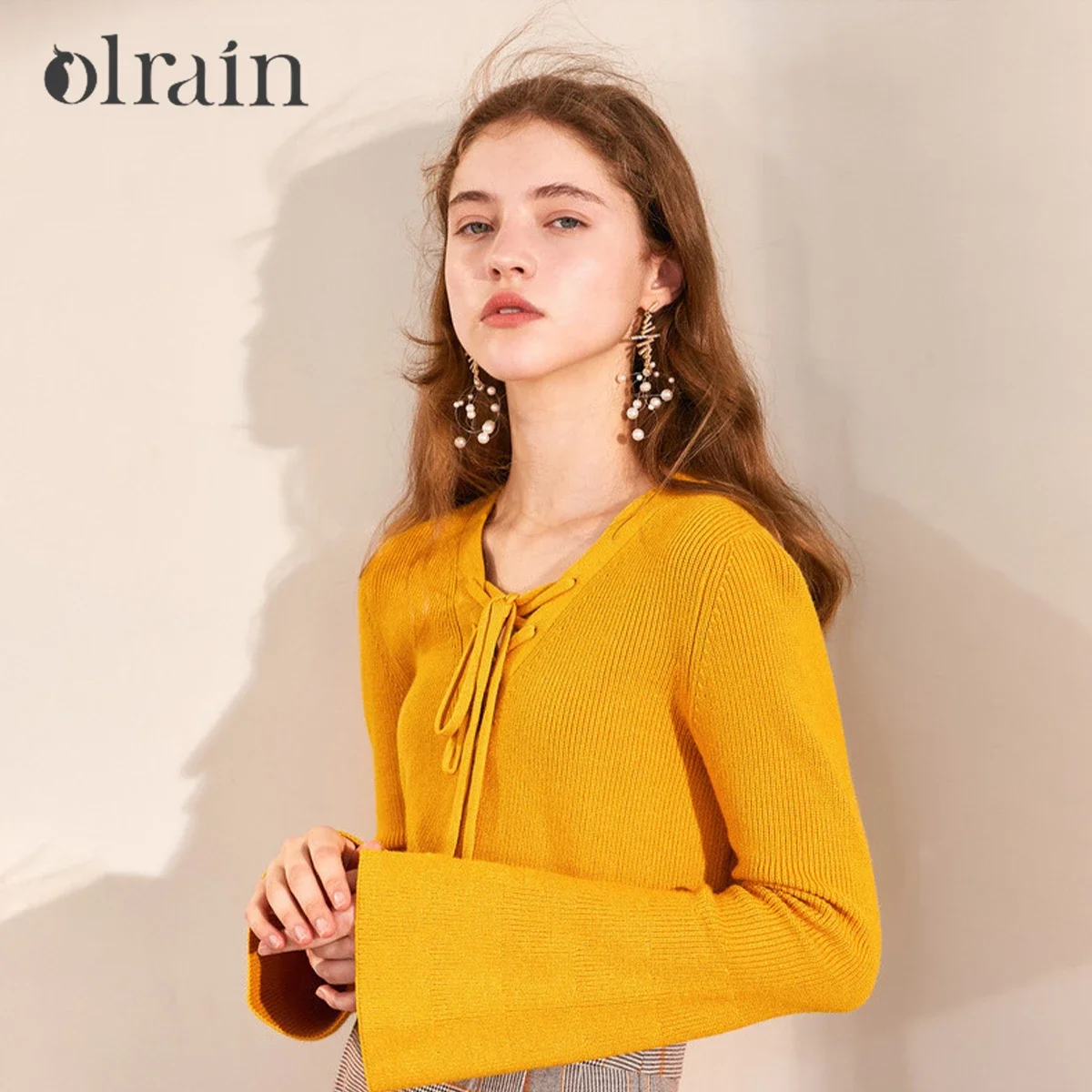 OLrain Ginger Yellow Knit Pullovers for Women 2025 Autumn New Commute Lace Up V Neck Flare Sleeve Tops Female Clothing 9QZB23111