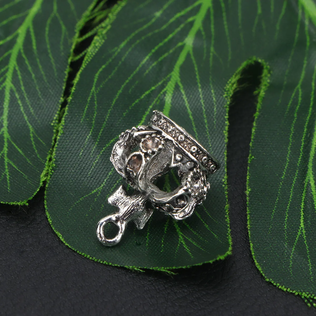 

10 шт. подвесок-корон для самостоятельного изготовления украшений, ажурные, из ретро-сплава, изящные, креативные аксессуары ручной работы, серебро