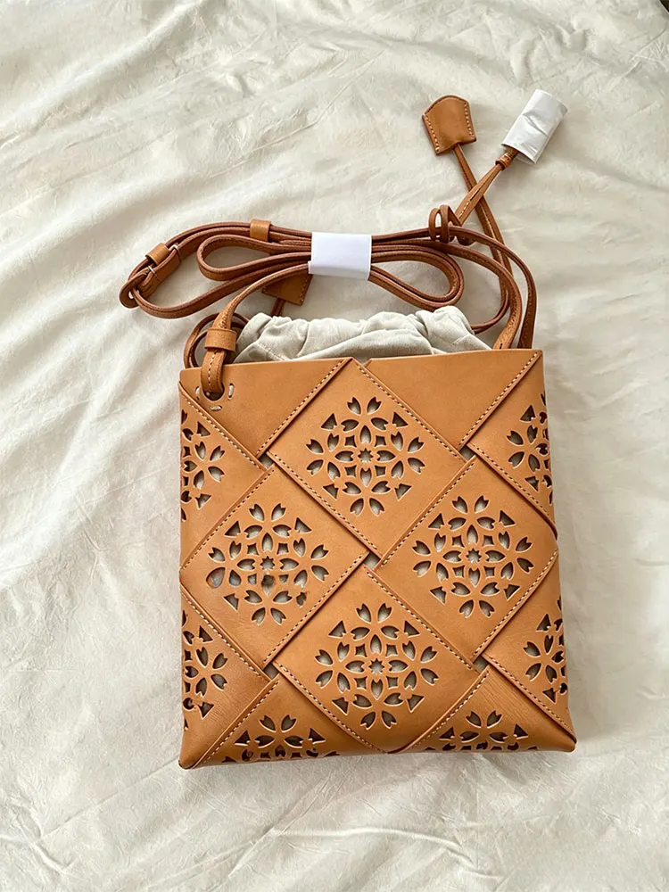 Brown Hollow out Window Flower Mobile Phone Bag Women's 2026 New High-End Commuter Tote Bag Summer Crossbody Handbag