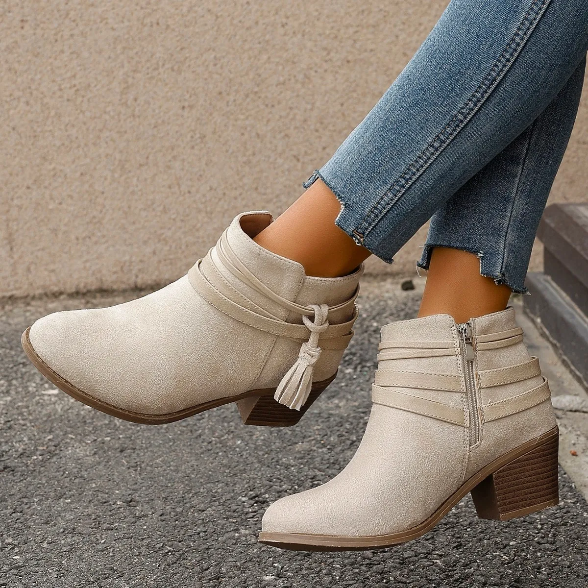 Botas de nieve cálidas a la moda, zapatos aterciopelados para mujer, botines de tacón alto, tacón cuadrado, volantes, botas de princesa para niños