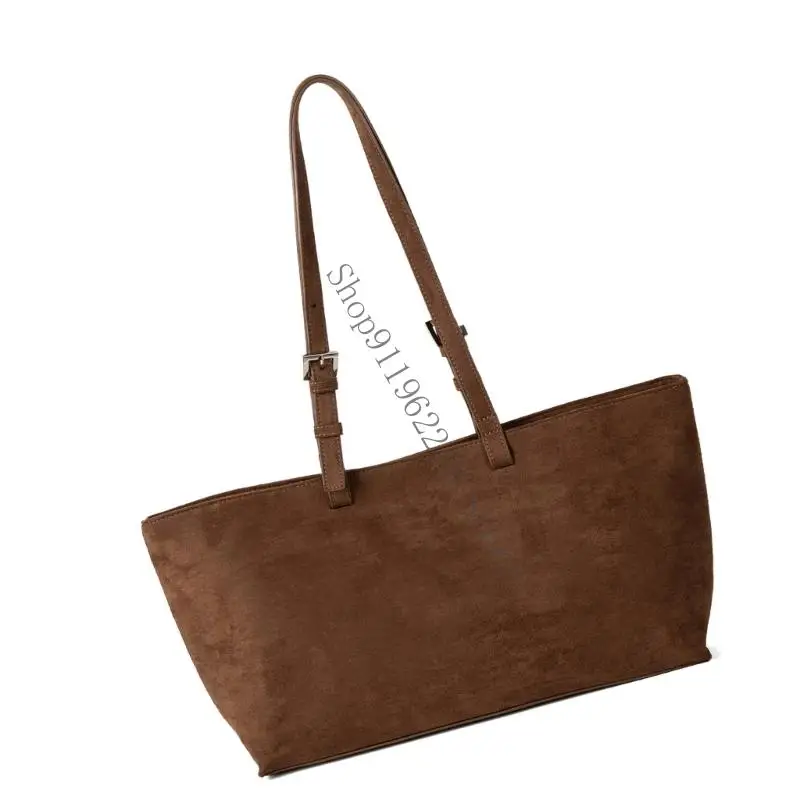 

Timeless Fabric Adjustable Strap Water Resistant Daily Use Handbag 066F