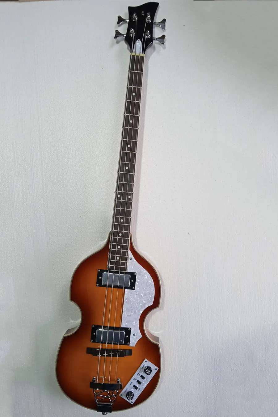 

Violin BB2 Electric Bass Guitar, Vintage Sunburst Color, White Pearl Pickguard, Wood Bridge, Full Size, 4 String Bass